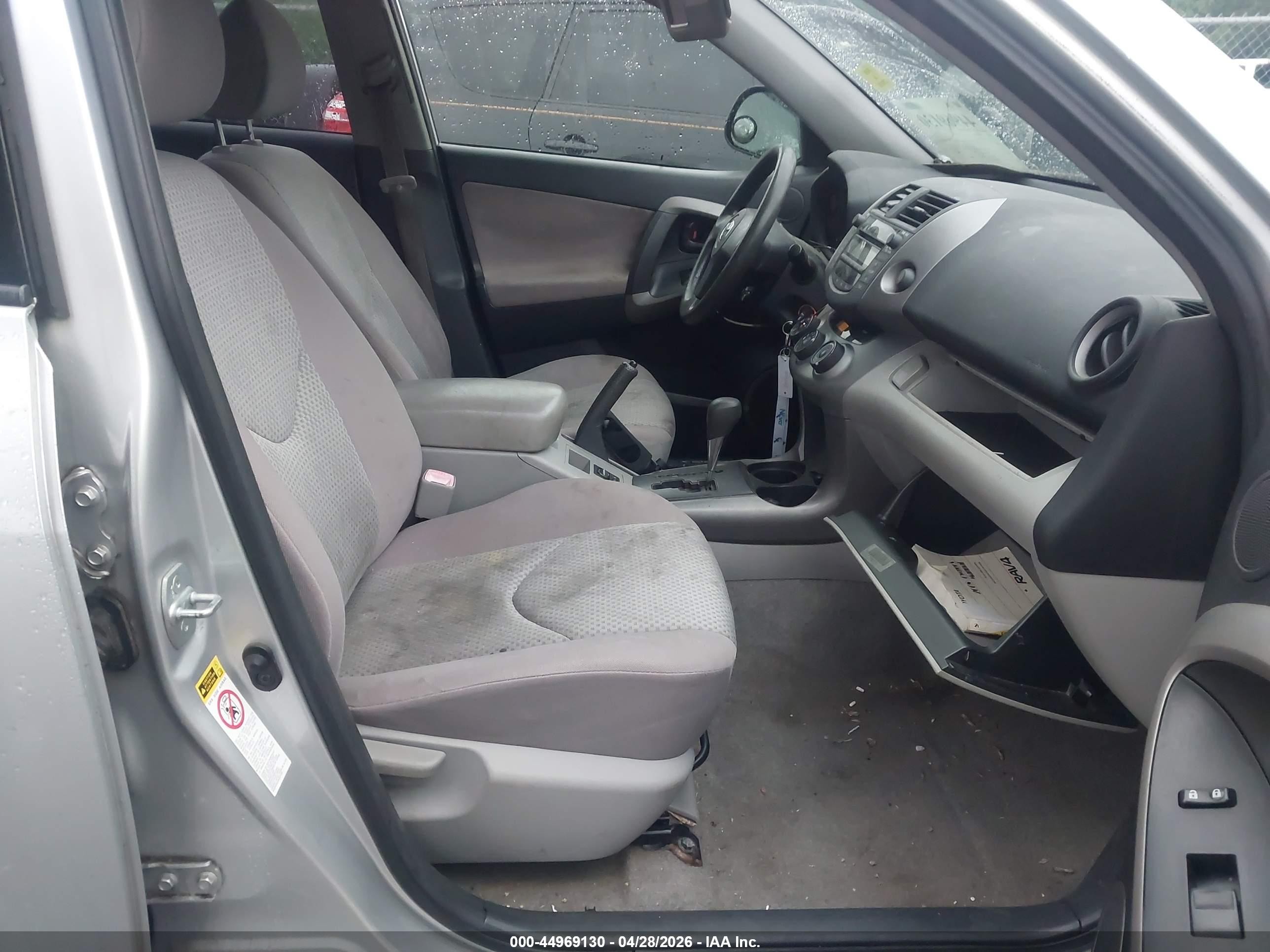 2008 Toyota Rav4   Silver vin: JTMZD33V686059874