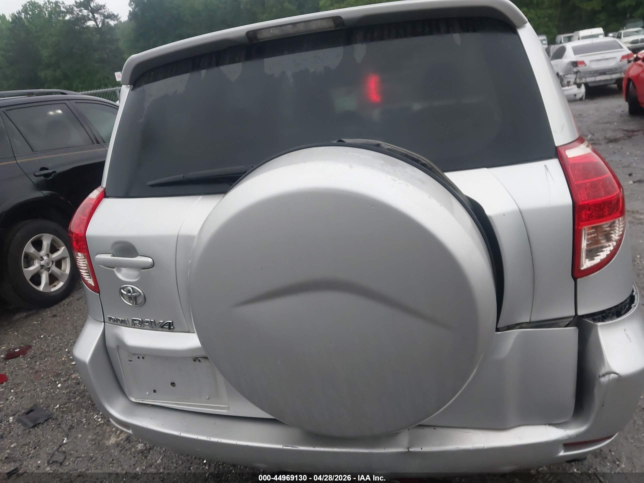 2008 Toyota Rav4   Silver vin: JTMZD33V686059874