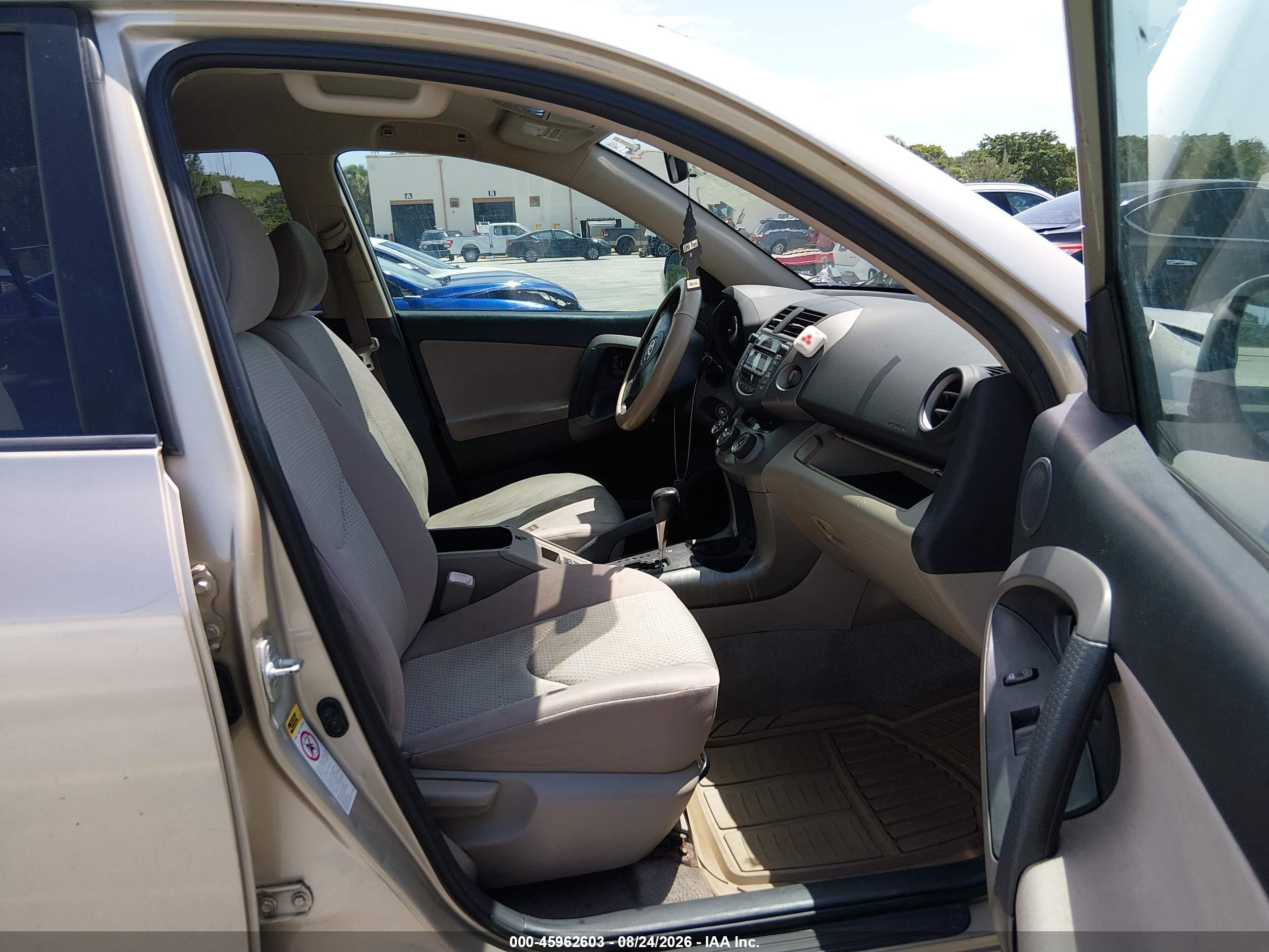 2008 Toyota Rav4   Gold vin: JTMZD33V686076416