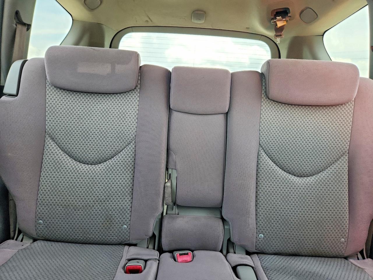 2006 Toyota Rav4 Base Silver vin: JTMZD33V765012520