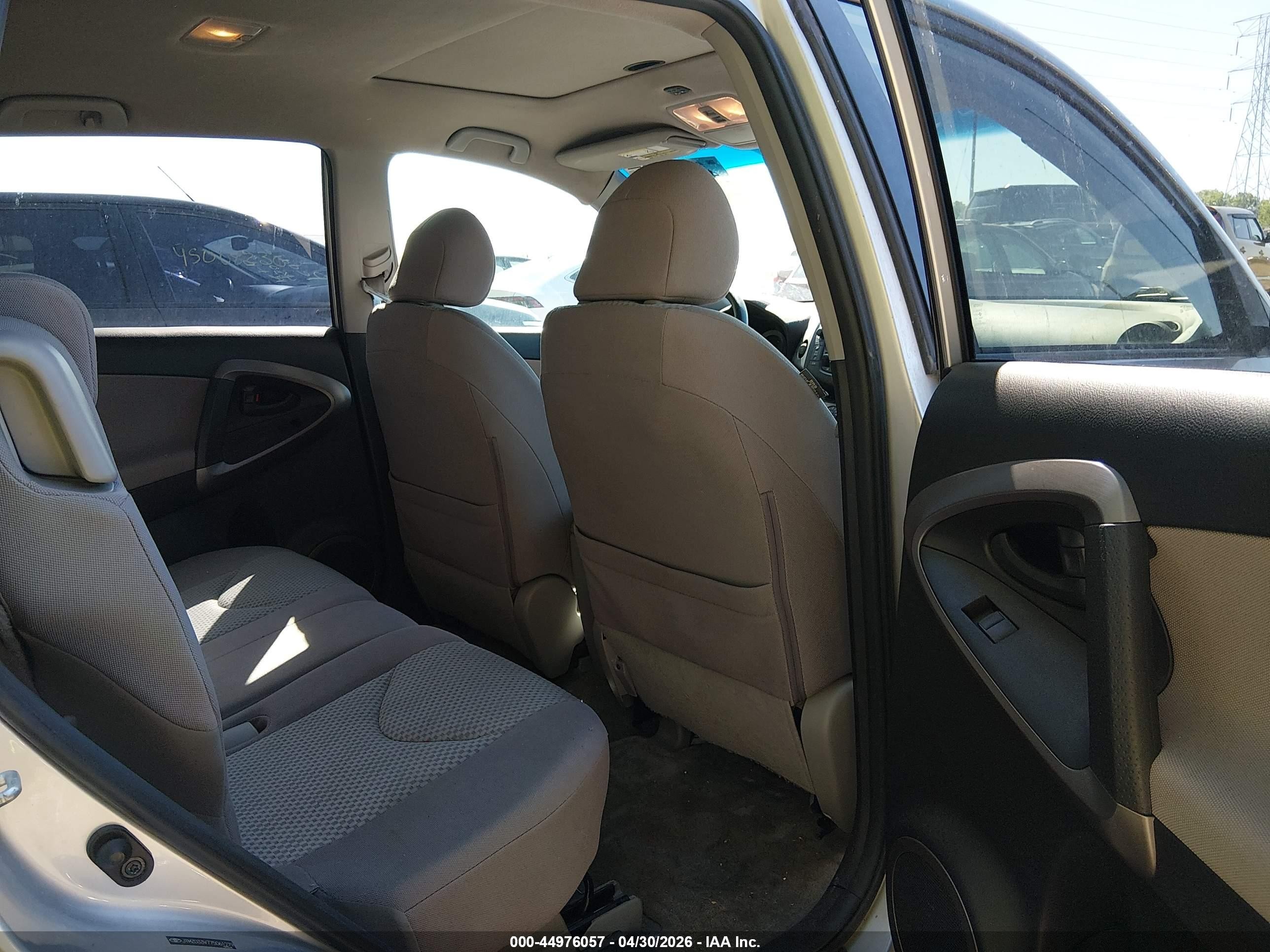 2007 Toyota Rav4   Серебряный vin: JTMZD33V775061279
