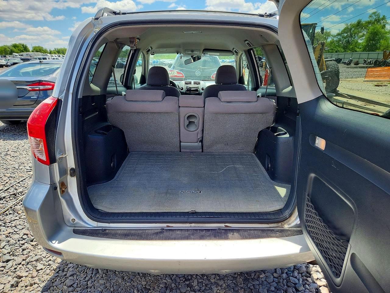2007 Toyota Rav4 Base Silver vin: JTMZD33V775066353