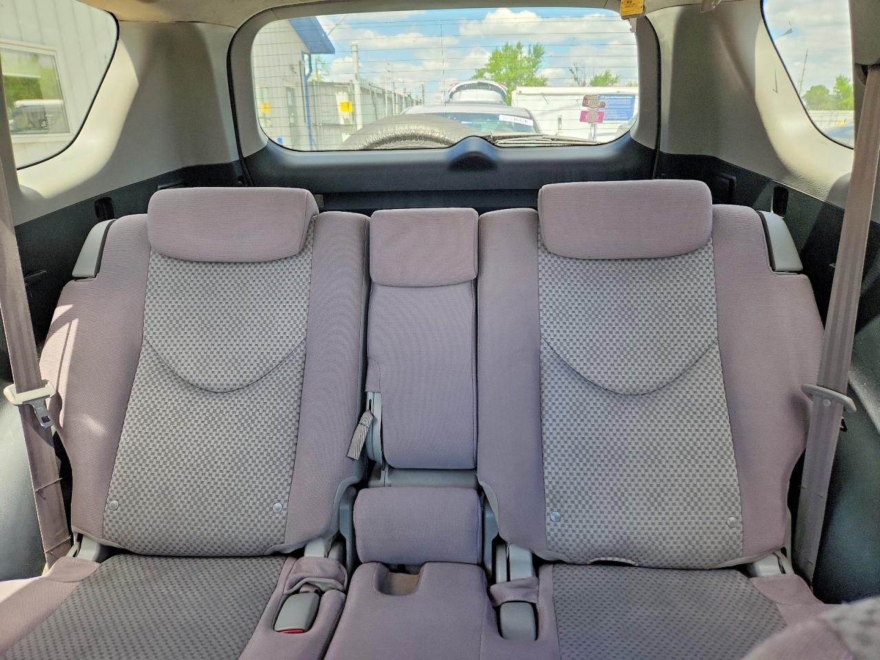 2007 Toyota Rav4 Base Silver vin: JTMZD33V775066353