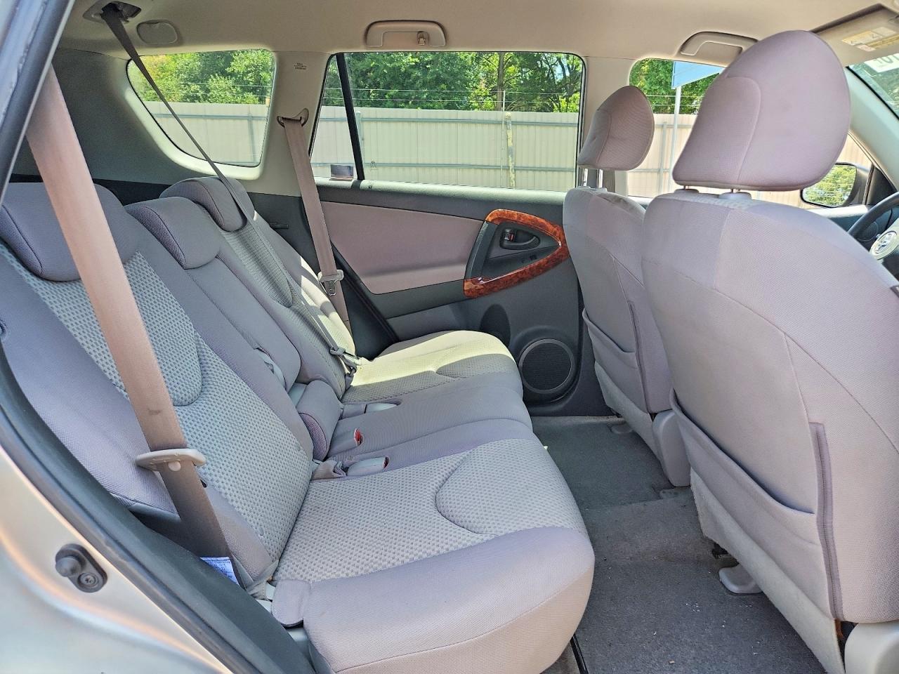 2007 Toyota Rav4 Base Серебряный vin: JTMZD33V776034299