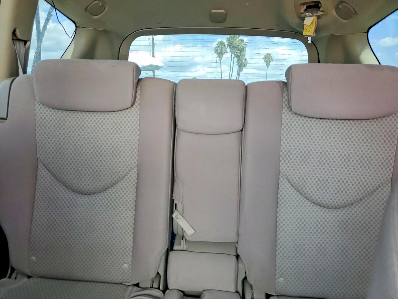 2008 Toyota Rav4 Base White vin: JTMZD33V785078410
