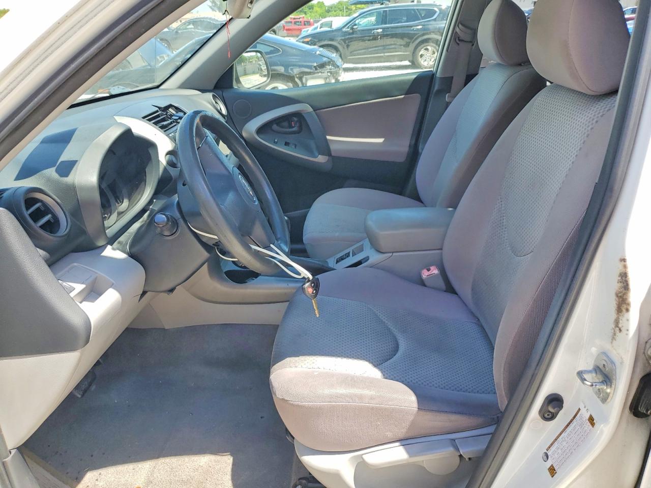2006 Toyota Rav4 Base Белый vin: JTMZD33V866016456