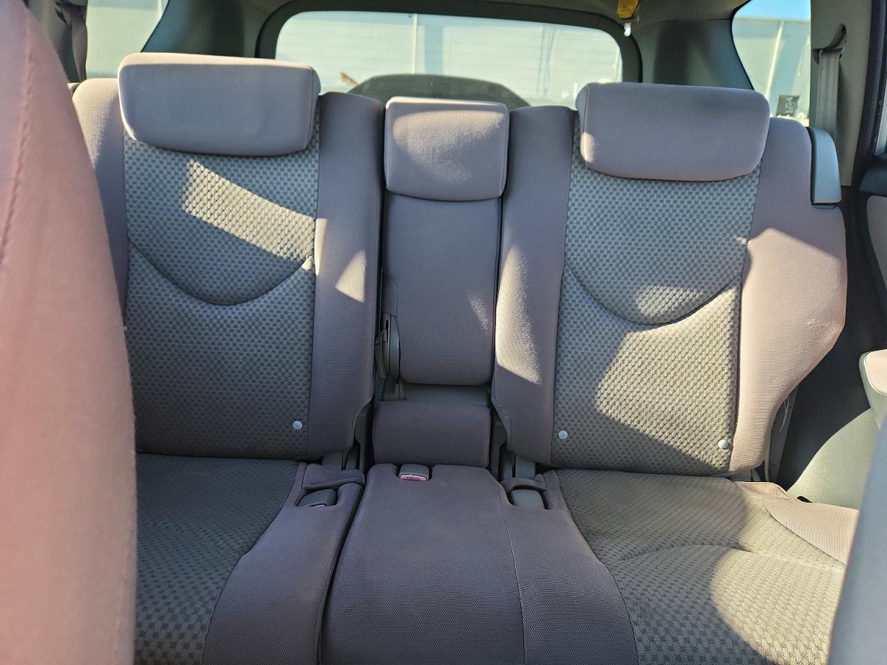 2007 Toyota Rav4 Base Серебряный vin: JTMZD33V875052395