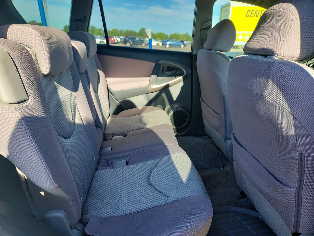 2007 Toyota Rav4 Base Серебряный vin: JTMZD33V875052395