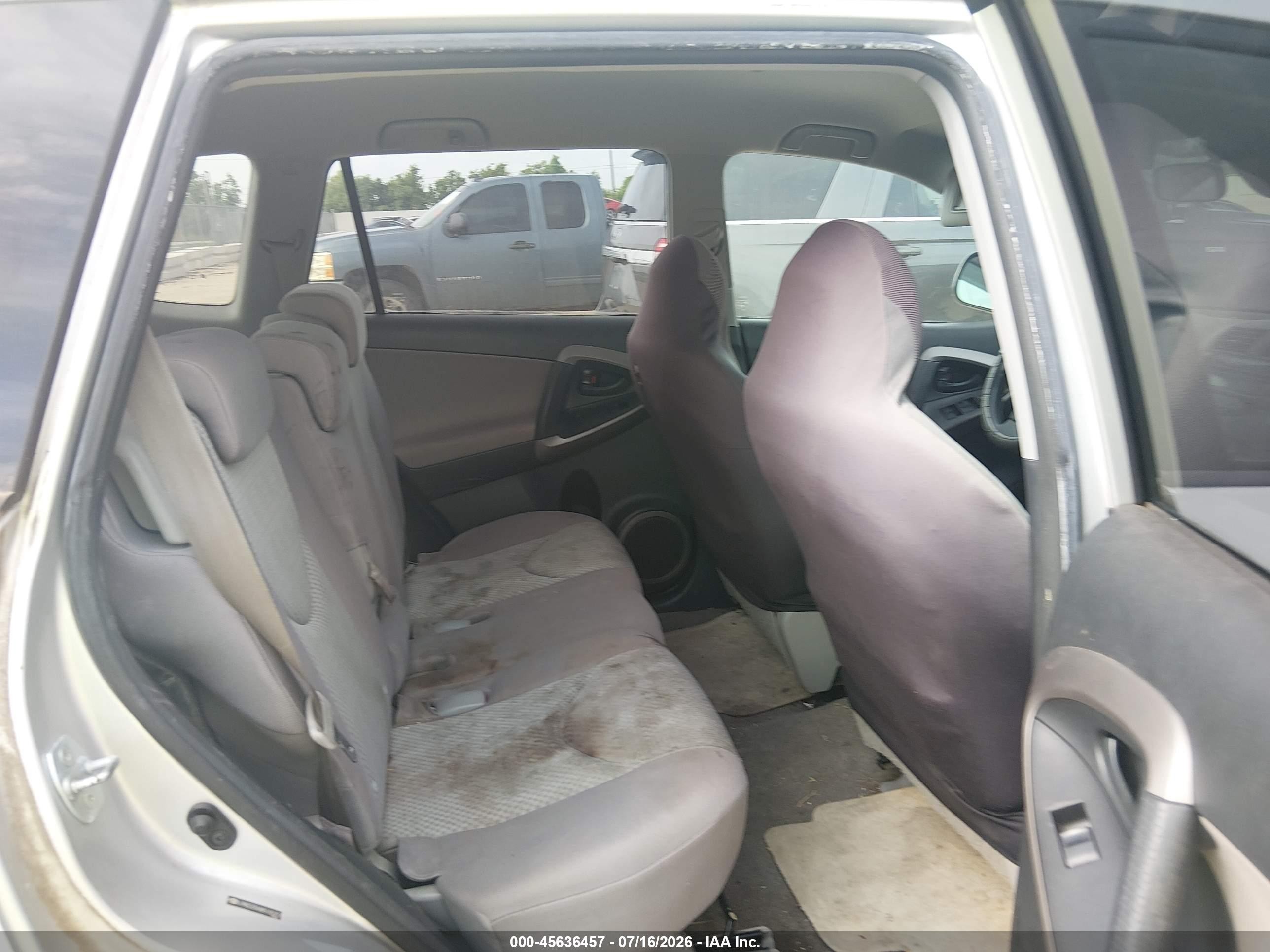 2008 Toyota Rav4   Silver vin: JTMZD33V885105257