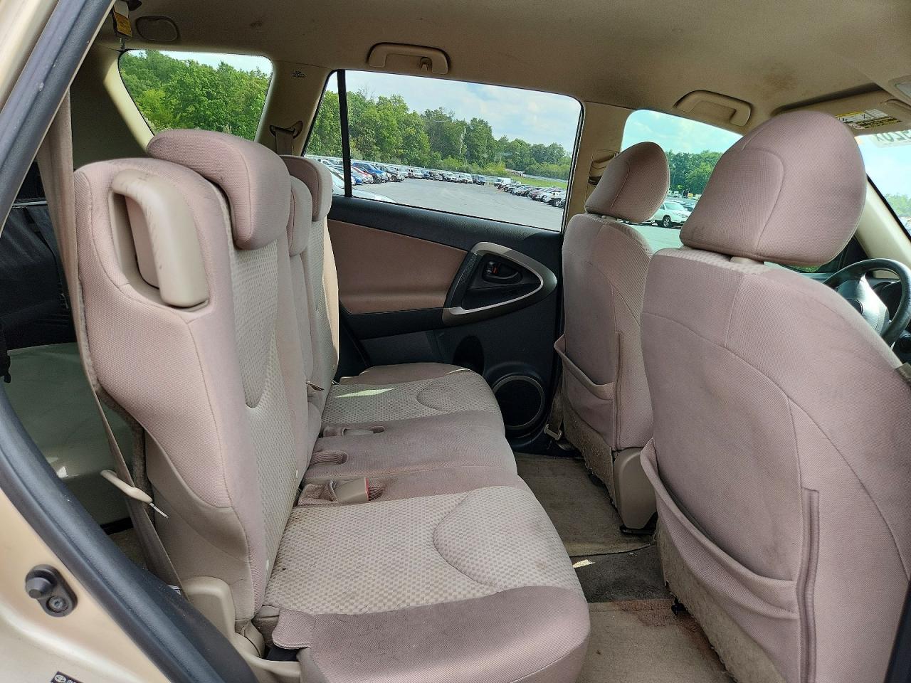 2008 Toyota Rav4 Base Золотой vin: JTMZD33V885111656