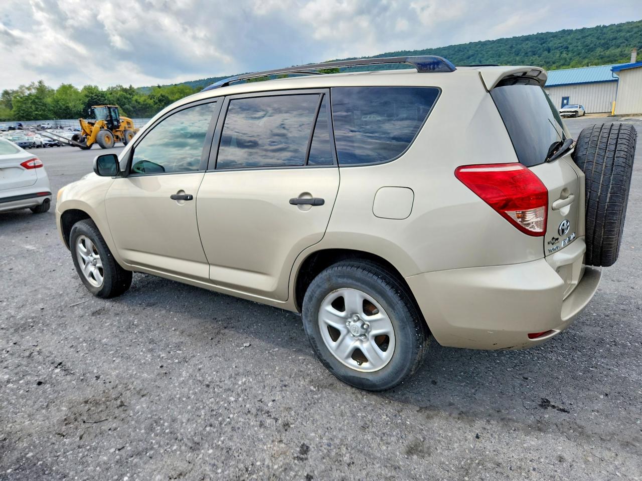 2008 Toyota Rav4 Base Золотой vin: JTMZD33V885111656