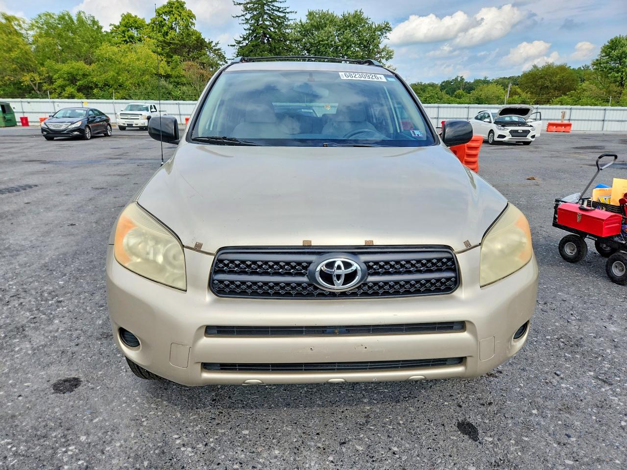 2008 Toyota Rav4 Base Золотой vin: JTMZD33V885111656