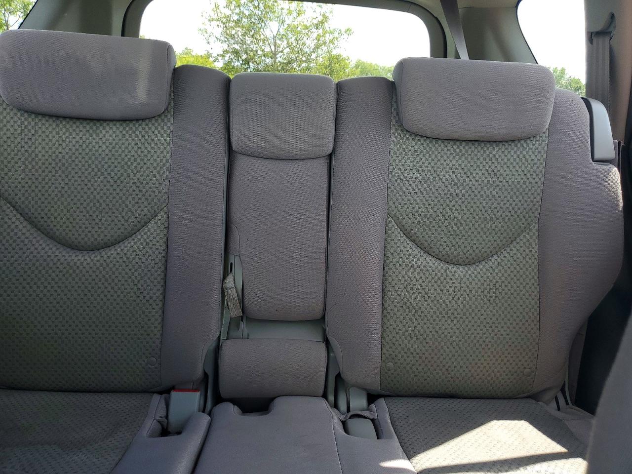 2008 Toyota Rav4 Base Silver vin: JTMZD33V886057270