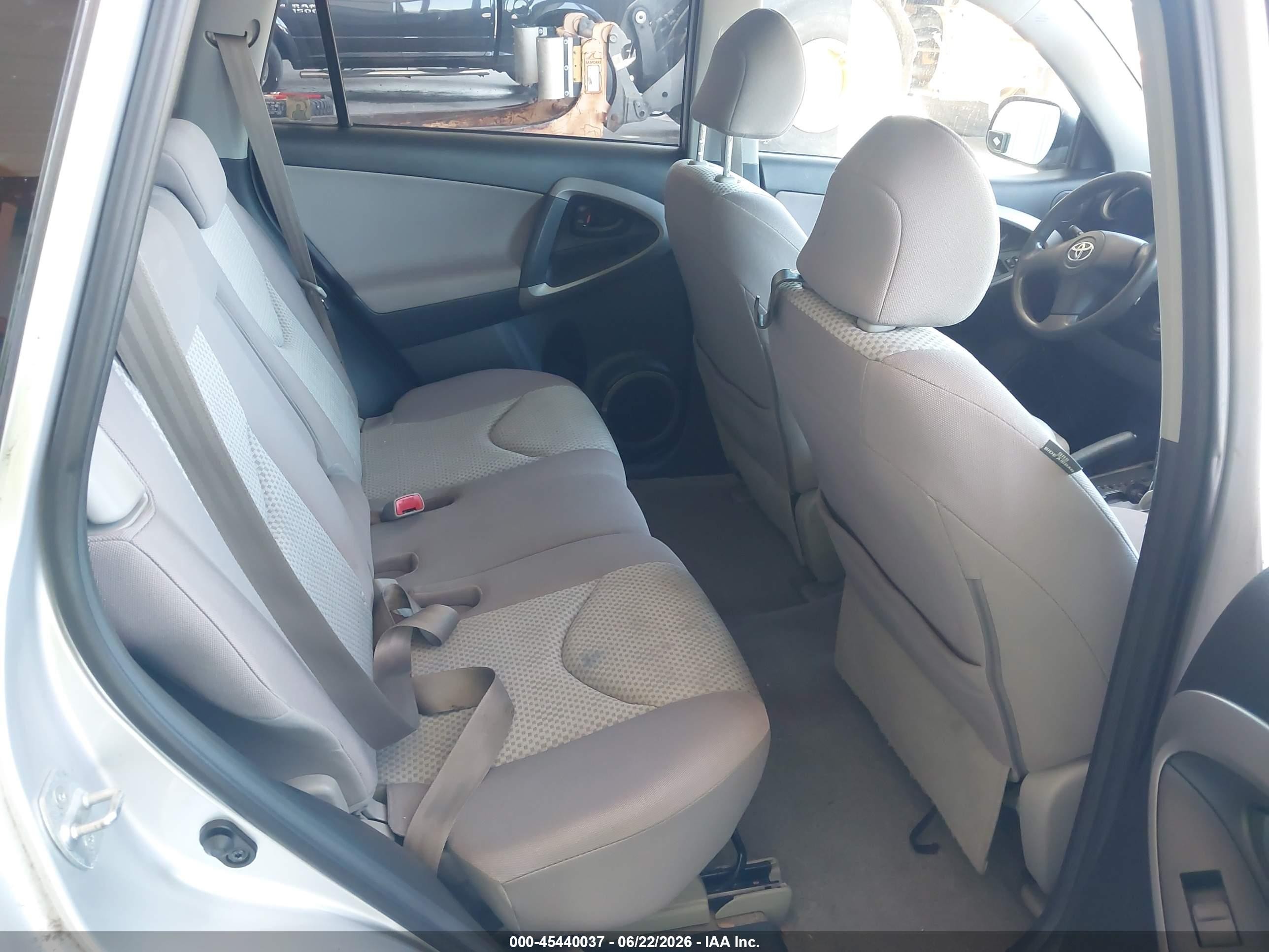 2008 Toyota Rav4 Silver vin: JTMZD33V886077583