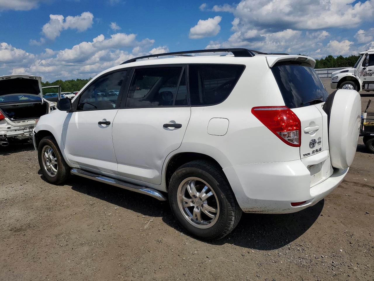 2006 Toyota Rav4 Base White vin: JTMZD33V965005746