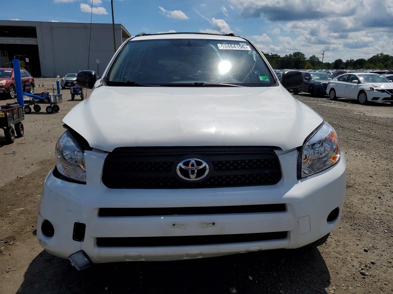 2006 Toyota Rav4 Base White vin: JTMZD33V965005746