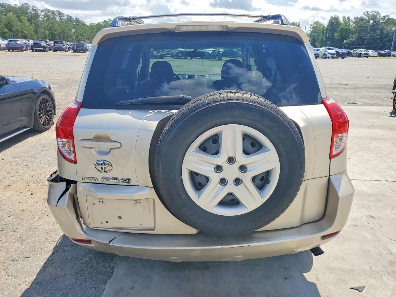 2006 Toyota Rav4 Base Gold vin: JTMZD33V965006802