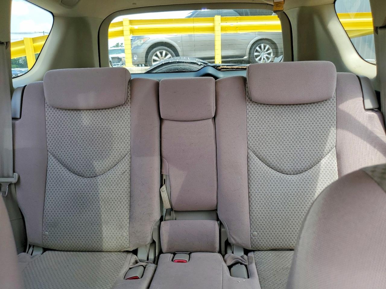 2007 Toyota Rav4 Base Red vin: JTMZD33V975048193