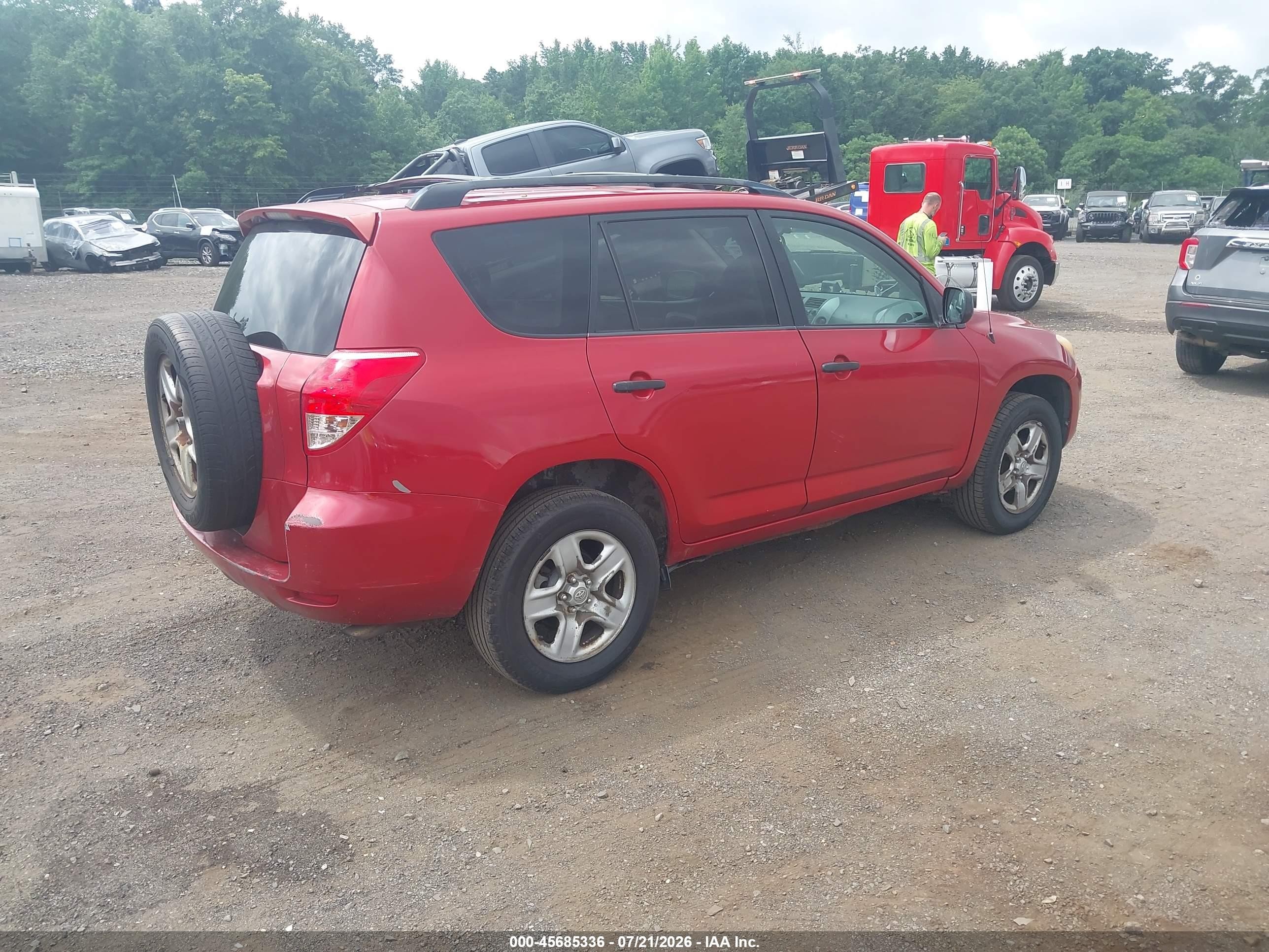 2007 Toyota Rav4   Red vin: JTMZD33V976024390
