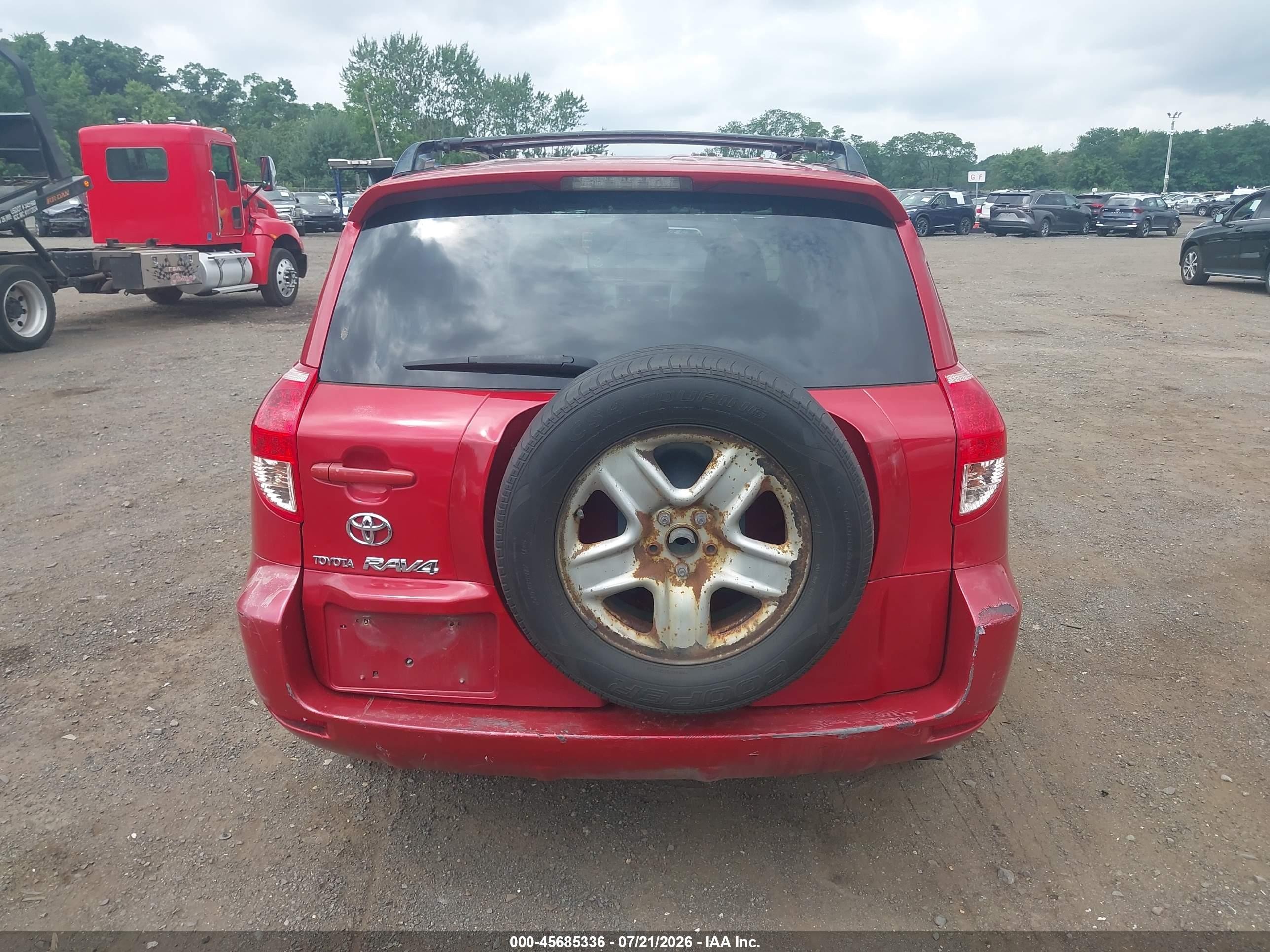 2007 Toyota Rav4   Red vin: JTMZD33V976024390