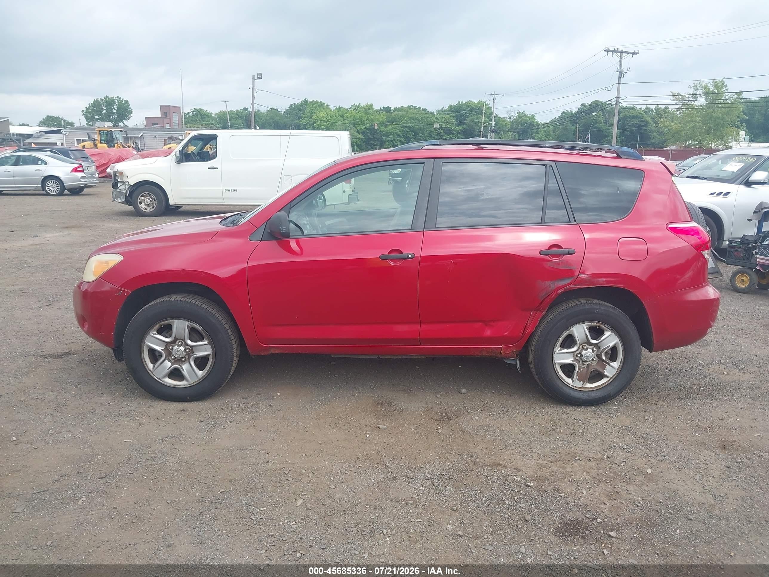 2007 Toyota Rav4   Red vin: JTMZD33V976024390