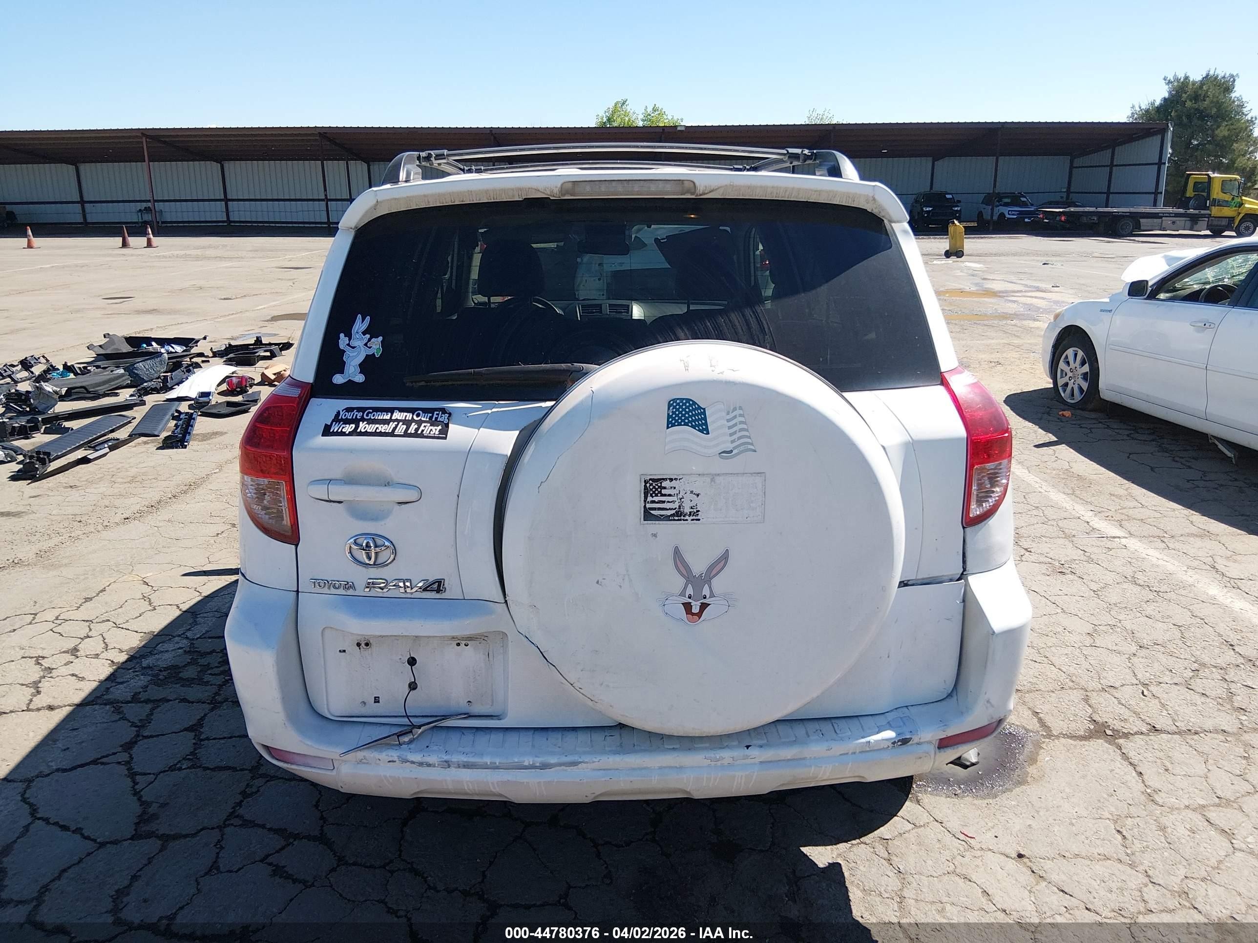 2008 Toyota Rav4   White vin: JTMZD33V985088582