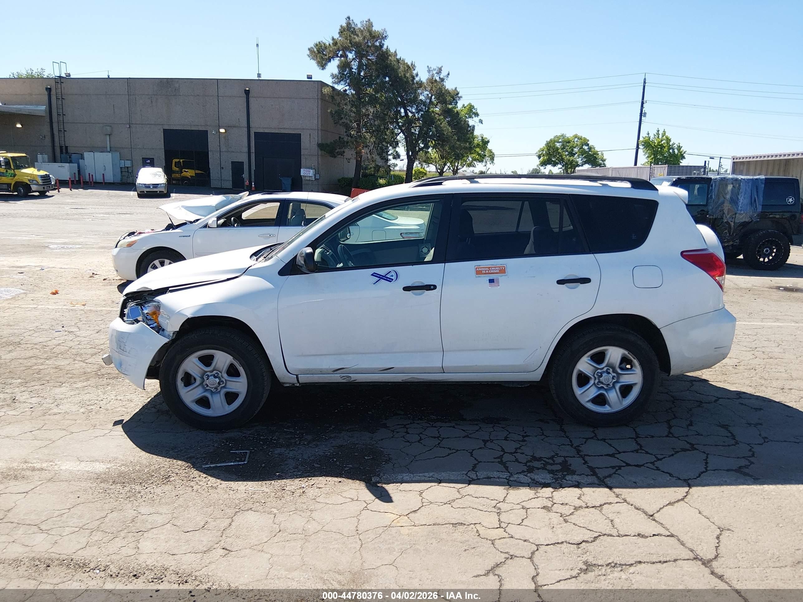 2008 Toyota Rav4   White vin: JTMZD33V985088582