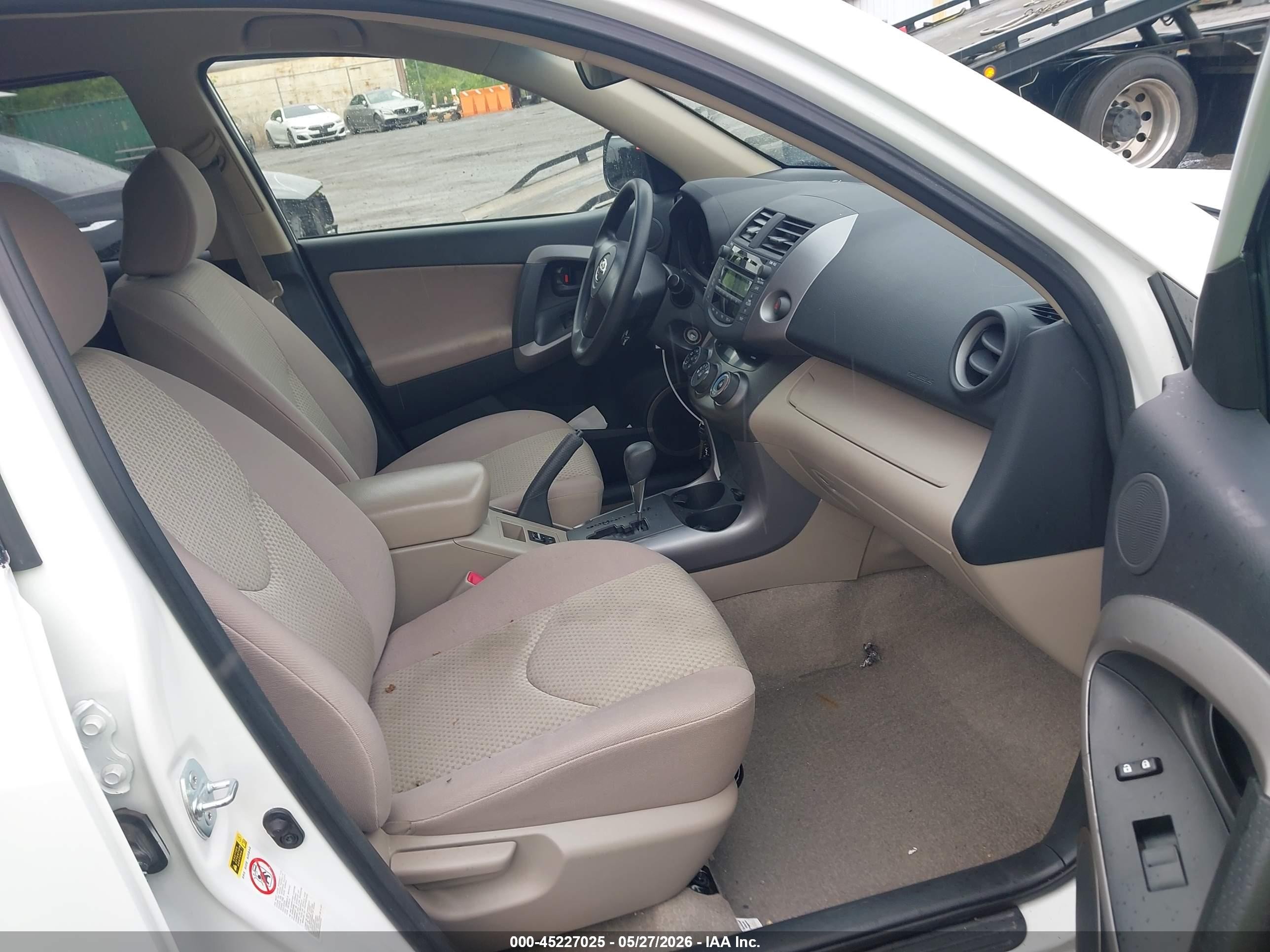 2008 Toyota Rav4   White vin: JTMZD33V986054636