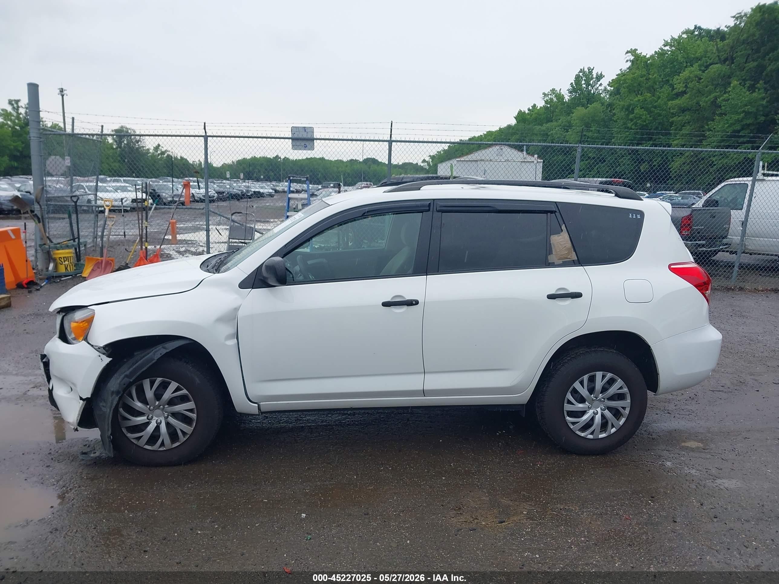 2008 Toyota Rav4   White vin: JTMZD33V986054636