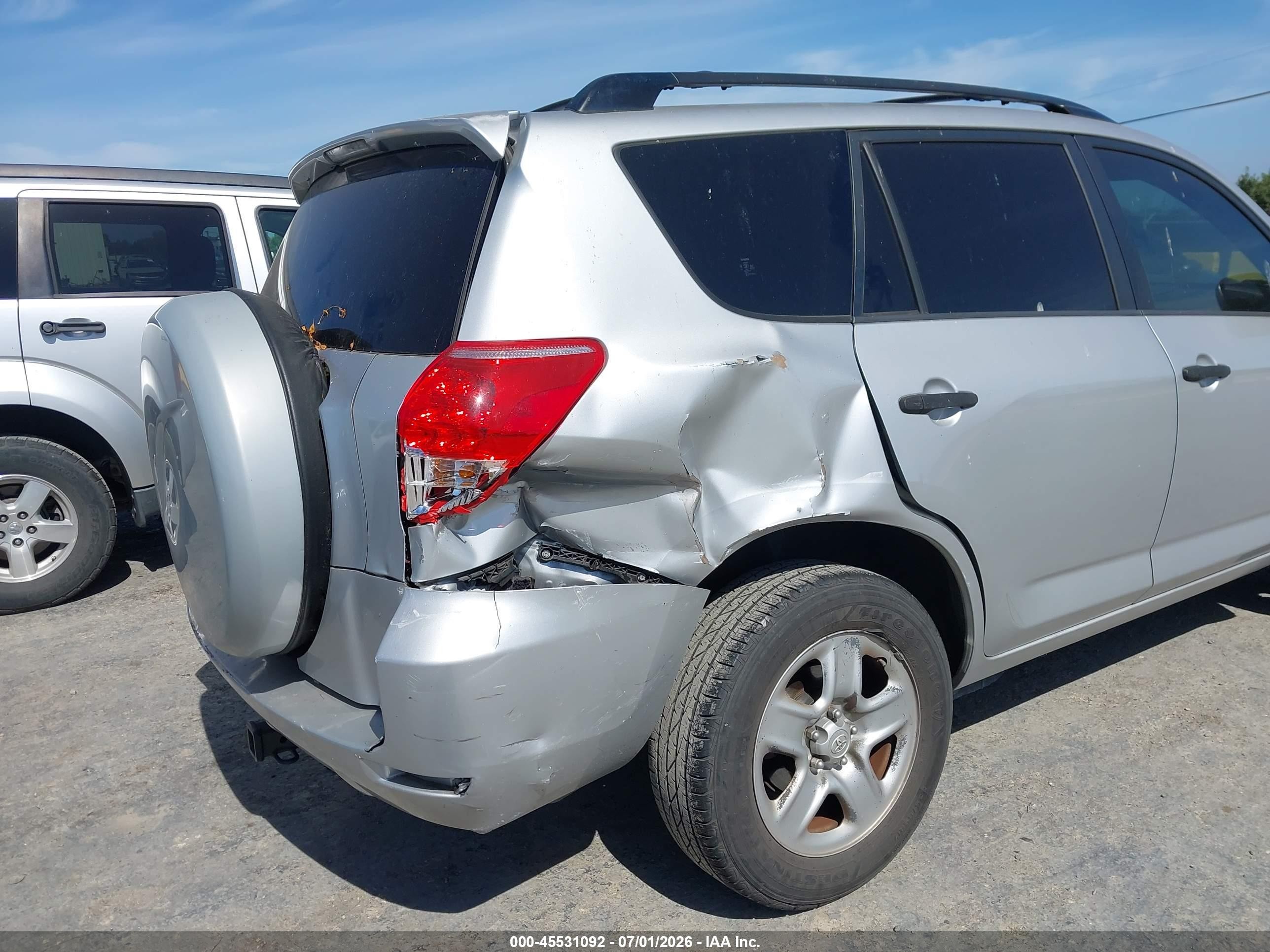 2007 Toyota Rav4   Silver vin: JTMZD33VX75061728