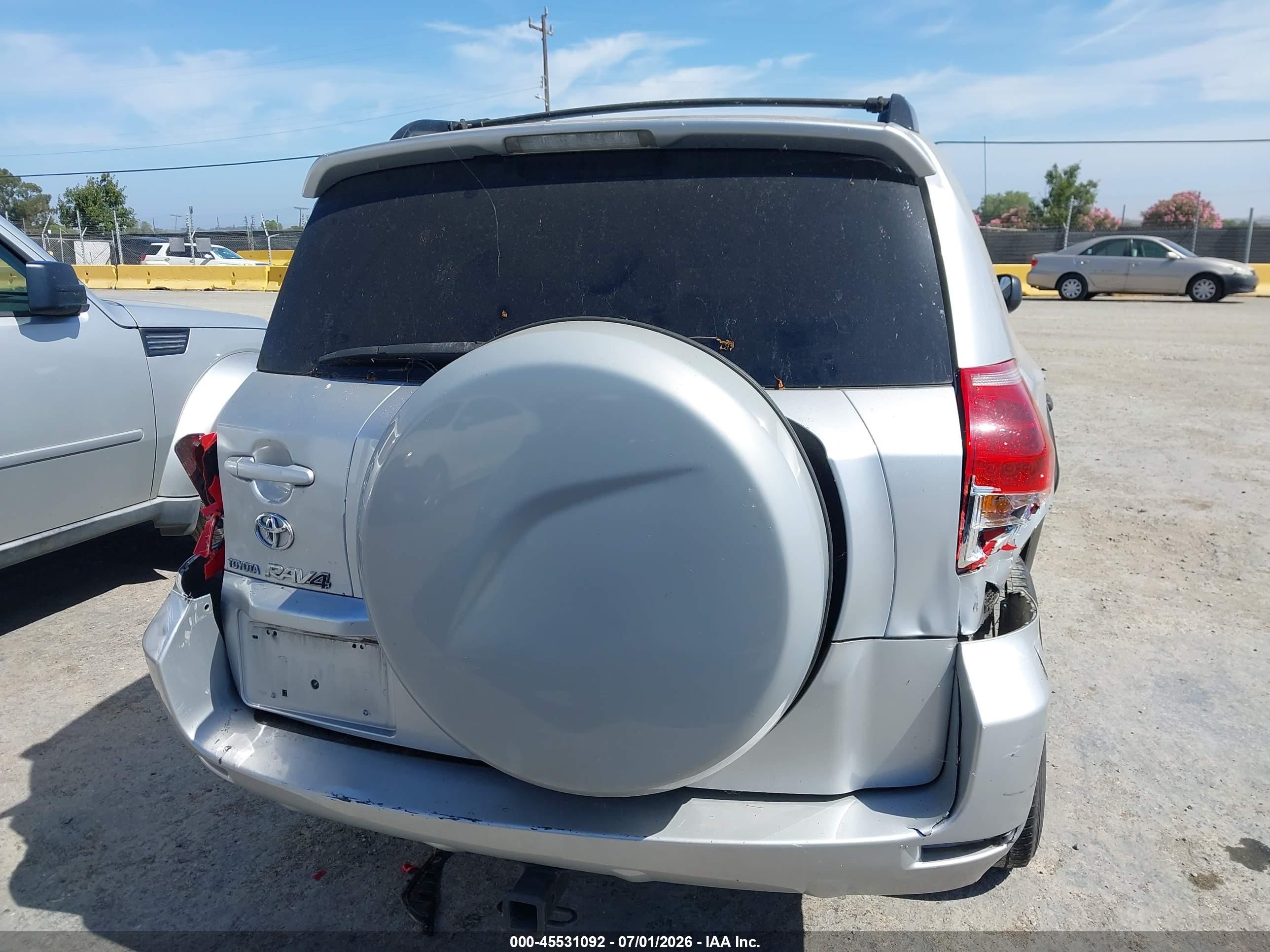 2007 Toyota Rav4   Silver vin: JTMZD33VX75061728