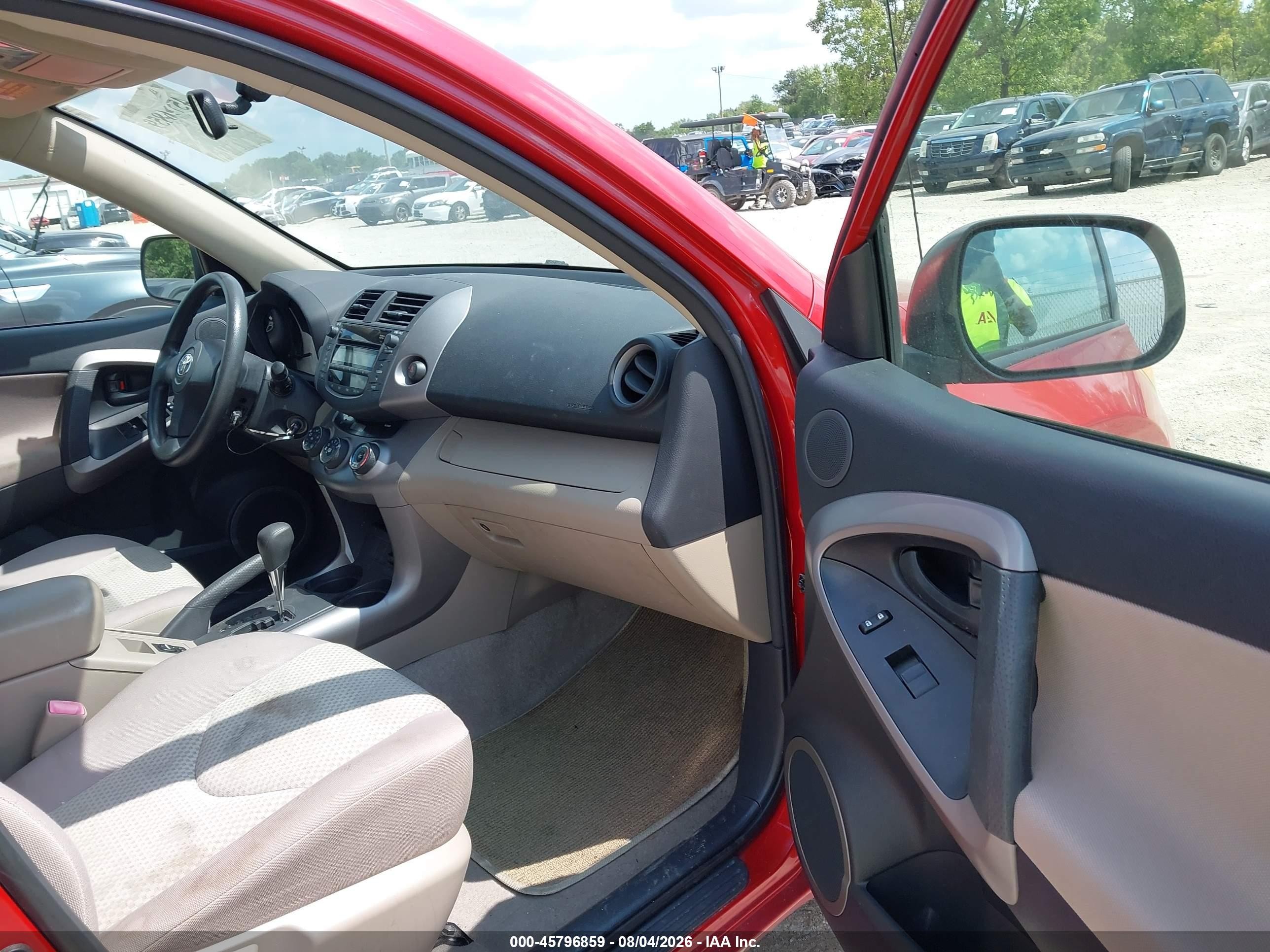 2008 Toyota Rav4   Red vin: JTMZD33VX85108824