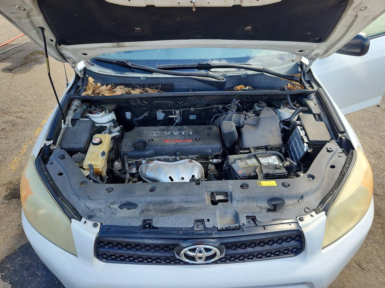 2008 Toyota Rav4 Base White vin: JTMZD33VX86054581