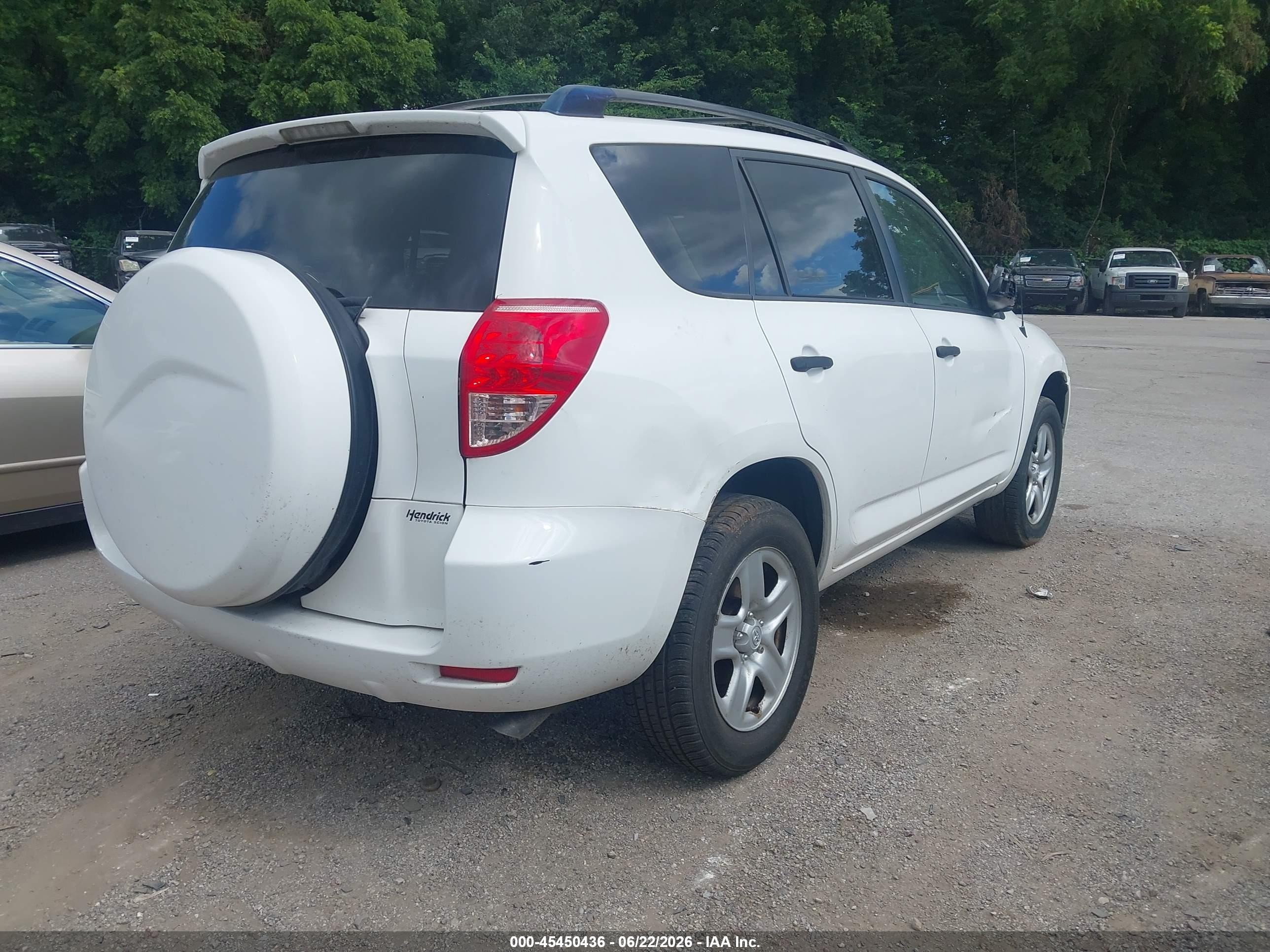 2008 Toyota Rav4   White vin: JTMZD33VX86055648