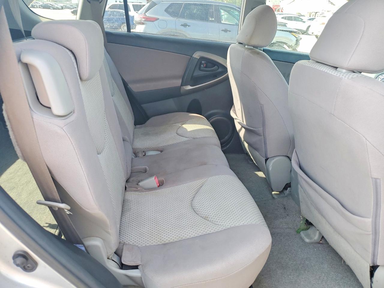 2008 Toyota Rav4 Base Silver vin: JTMZD33VX86065080