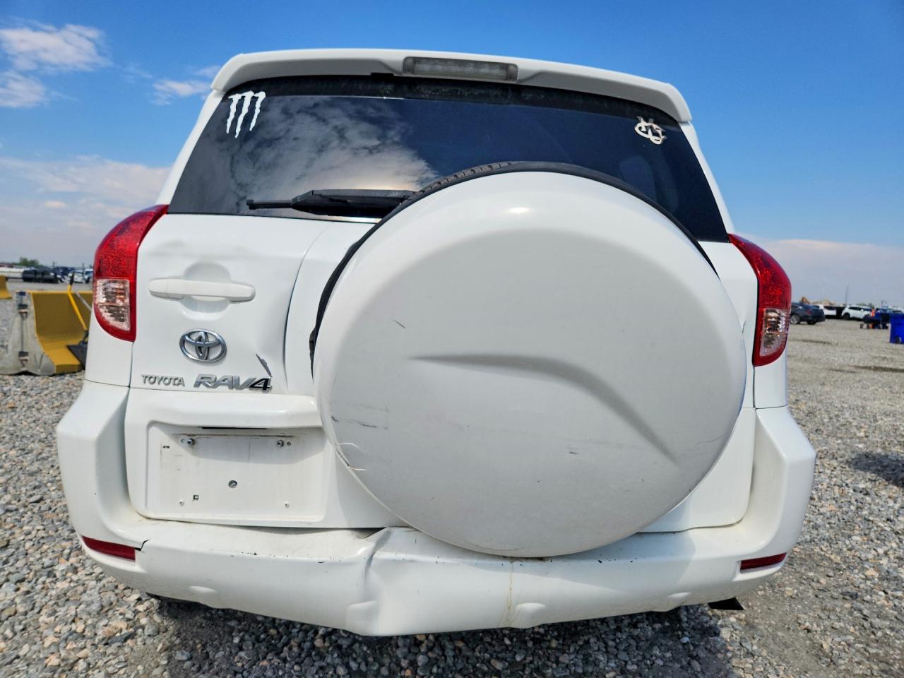 2008 Toyota Rav4 Base White vin: JTMZD33VX86073499