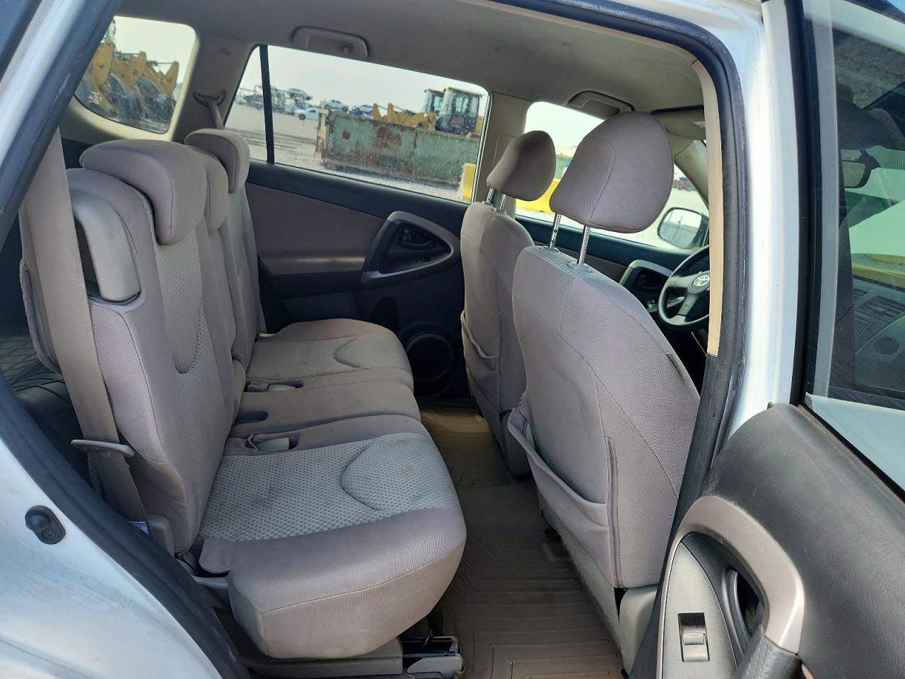 2008 Toyota Rav4 Base White vin: JTMZD33VX86073499