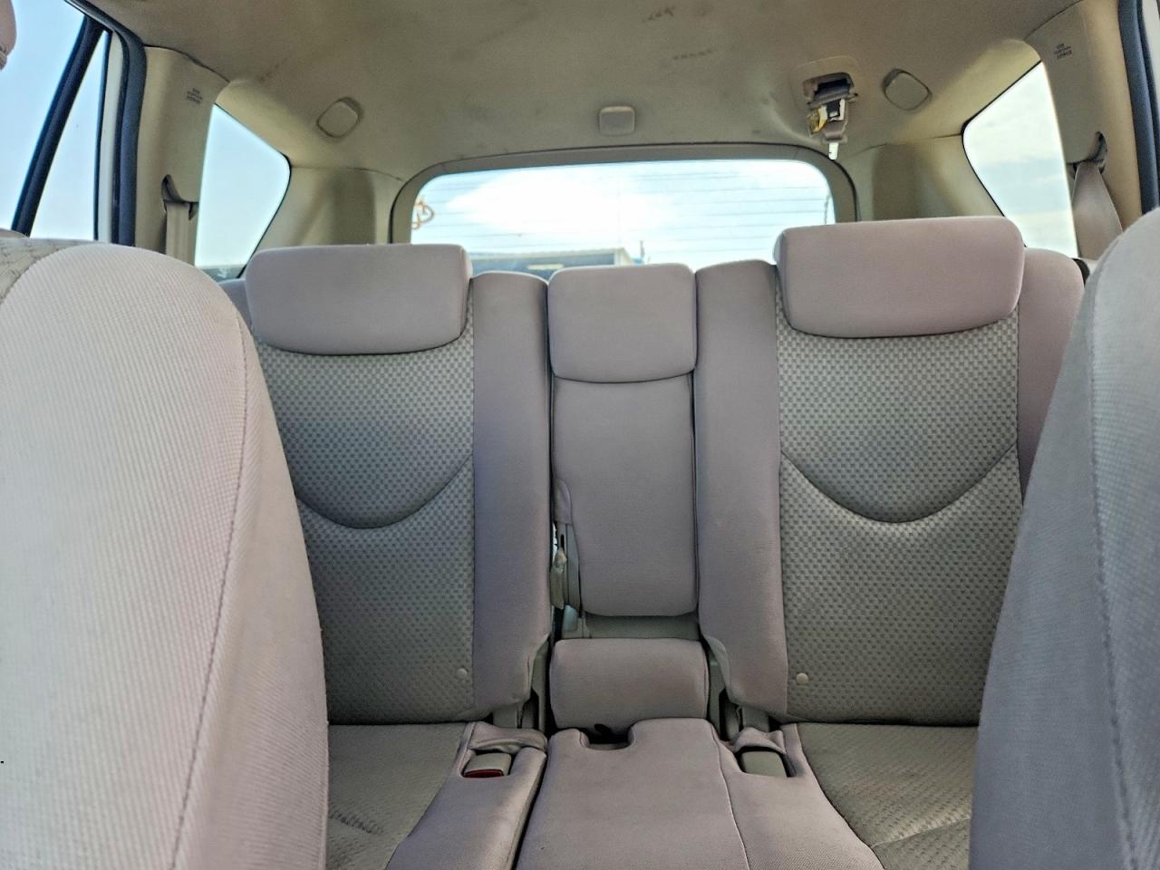 2008 Toyota Rav4 Base White vin: JTMZD33VX86073499