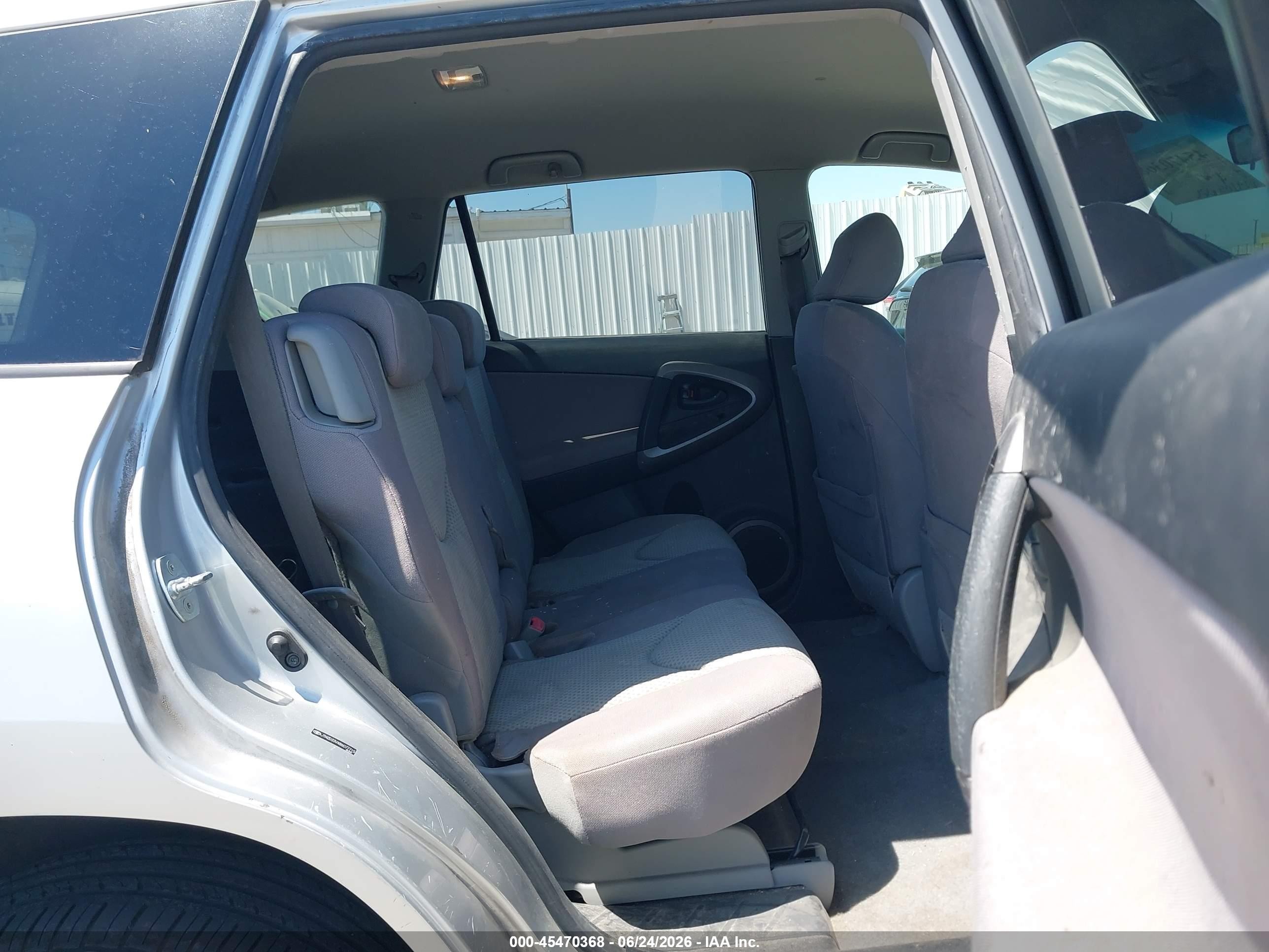 2008 Toyota Rav4   Silver vin: JTMZD33VX86077715