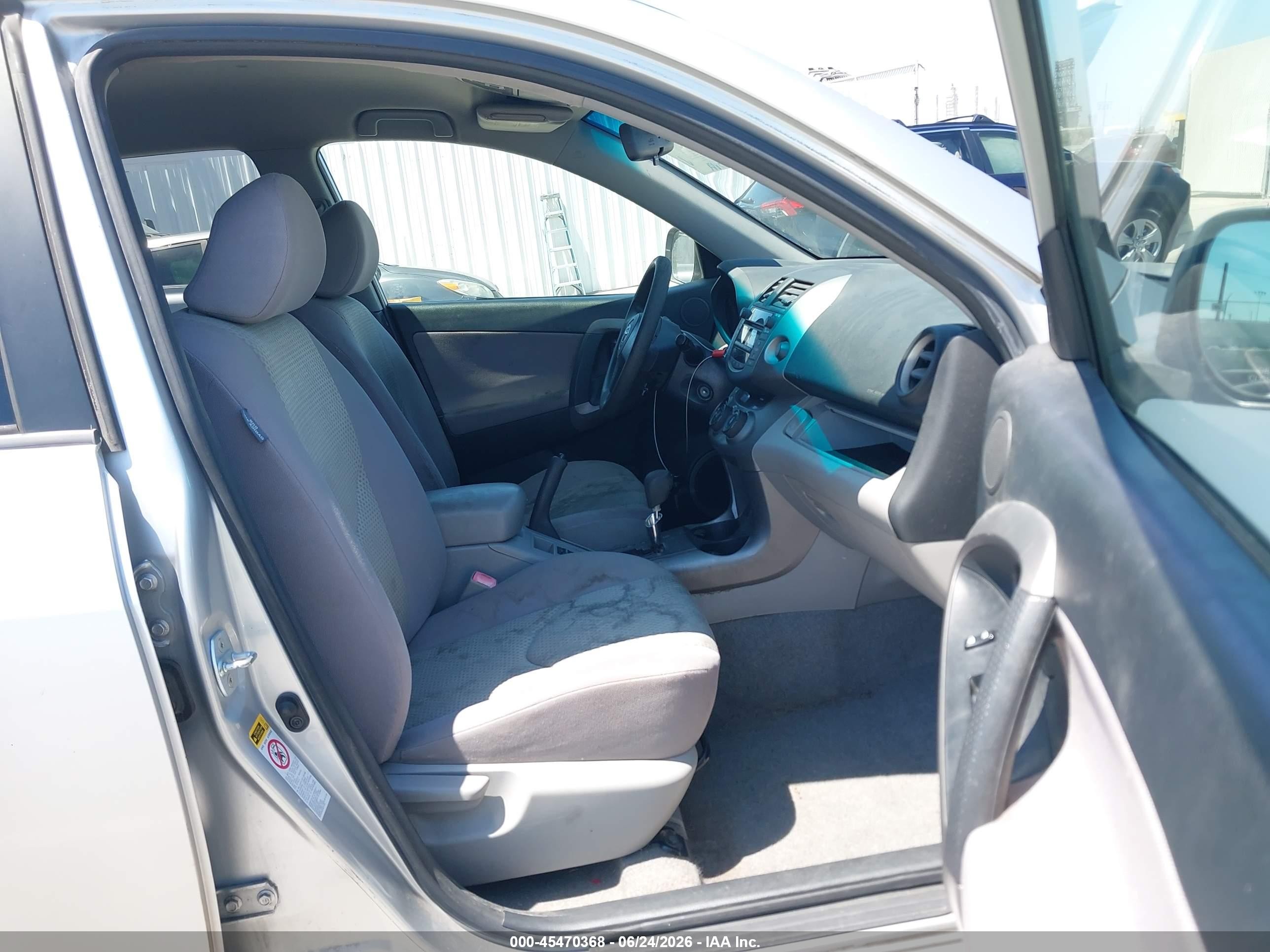 2008 Toyota Rav4   Silver vin: JTMZD33VX86077715