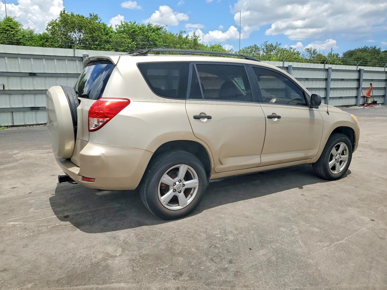 2007 Toyota Rav4 Base Beige vin: JTMZD35V375077380