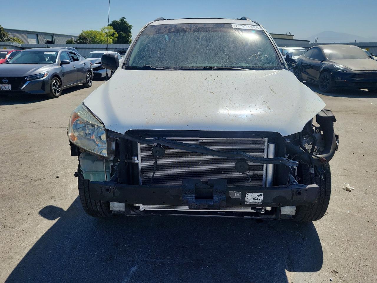 2007 Toyota Rav4 Base White vin: JTMZD35V875076211
