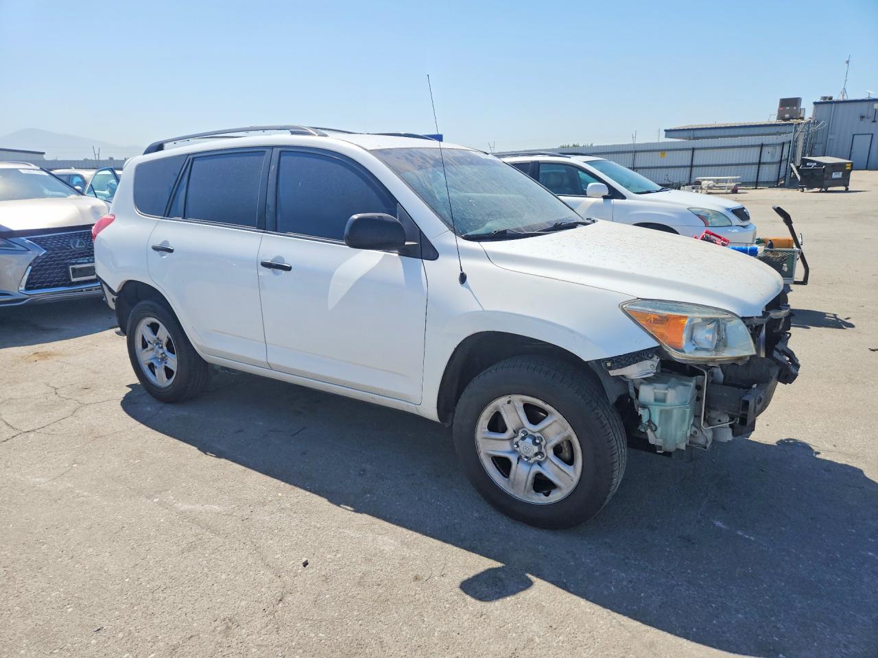 2007 Toyota Rav4 Base White vin: JTMZD35V875076211