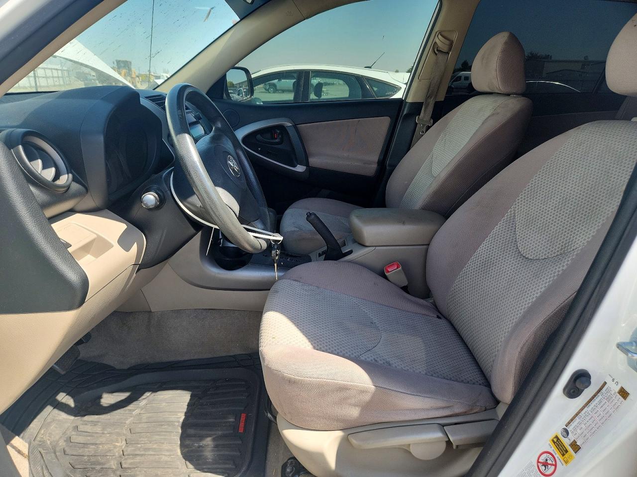 2007 Toyota Rav4 Base White vin: JTMZD35V875076211