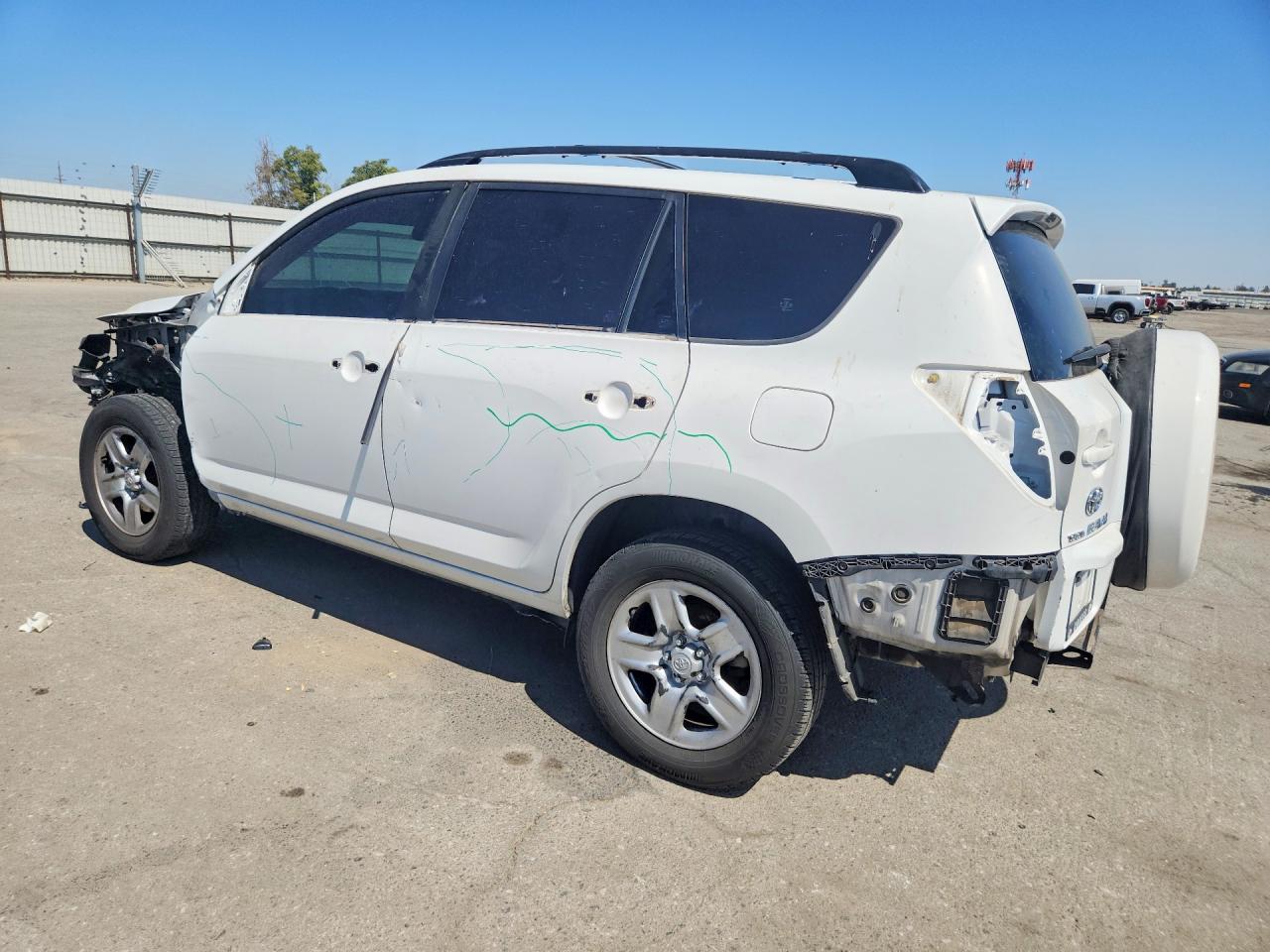 2007 Toyota Rav4 Base White vin: JTMZD35V875076211