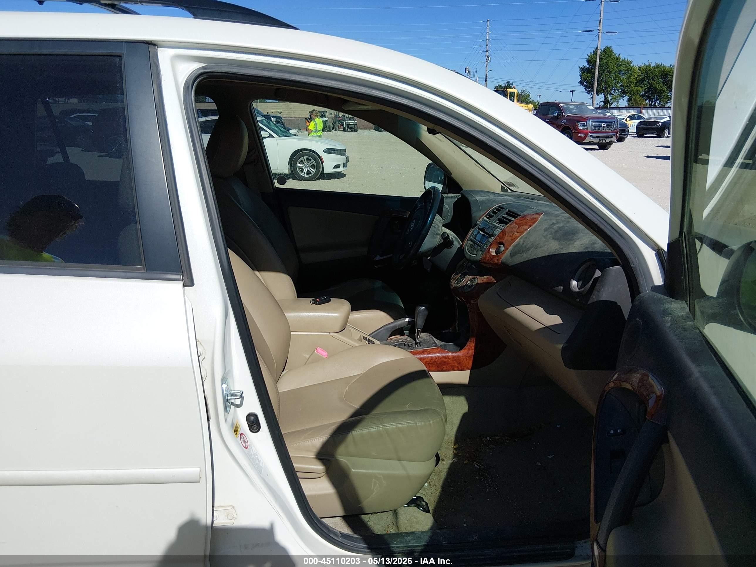 2009 Toyota Rav4 Limited White vin: JTMZF31V495011293