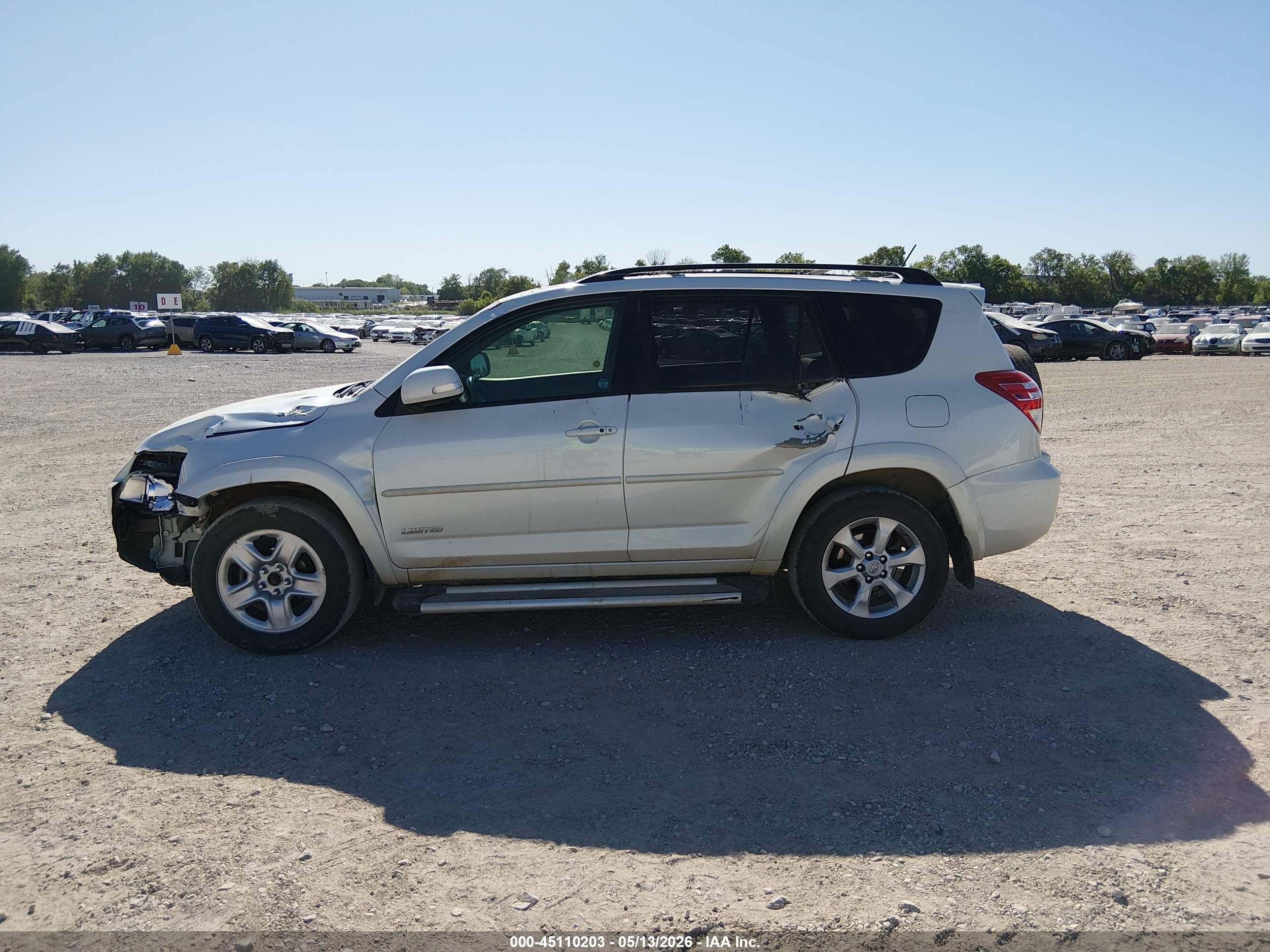 2009 Toyota Rav4 Limited White vin: JTMZF31V495011293