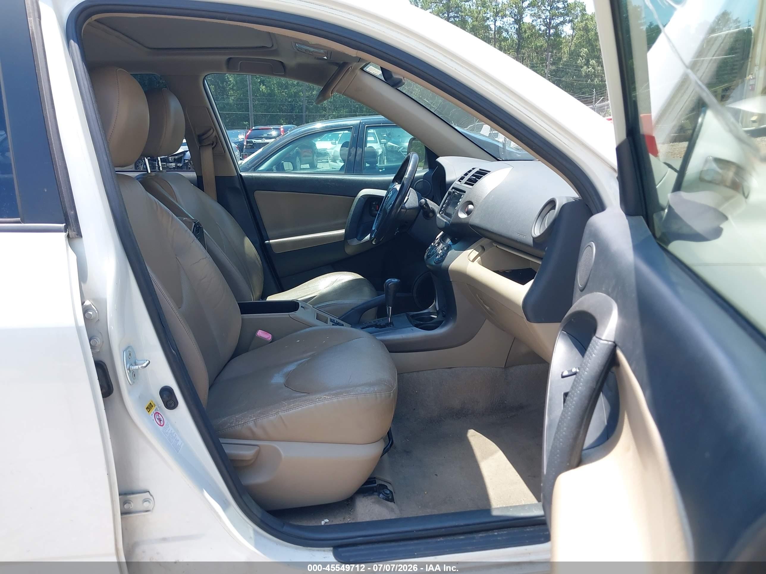 2009 Toyota Rav4 Limited White vin: JTMZF31V995013556