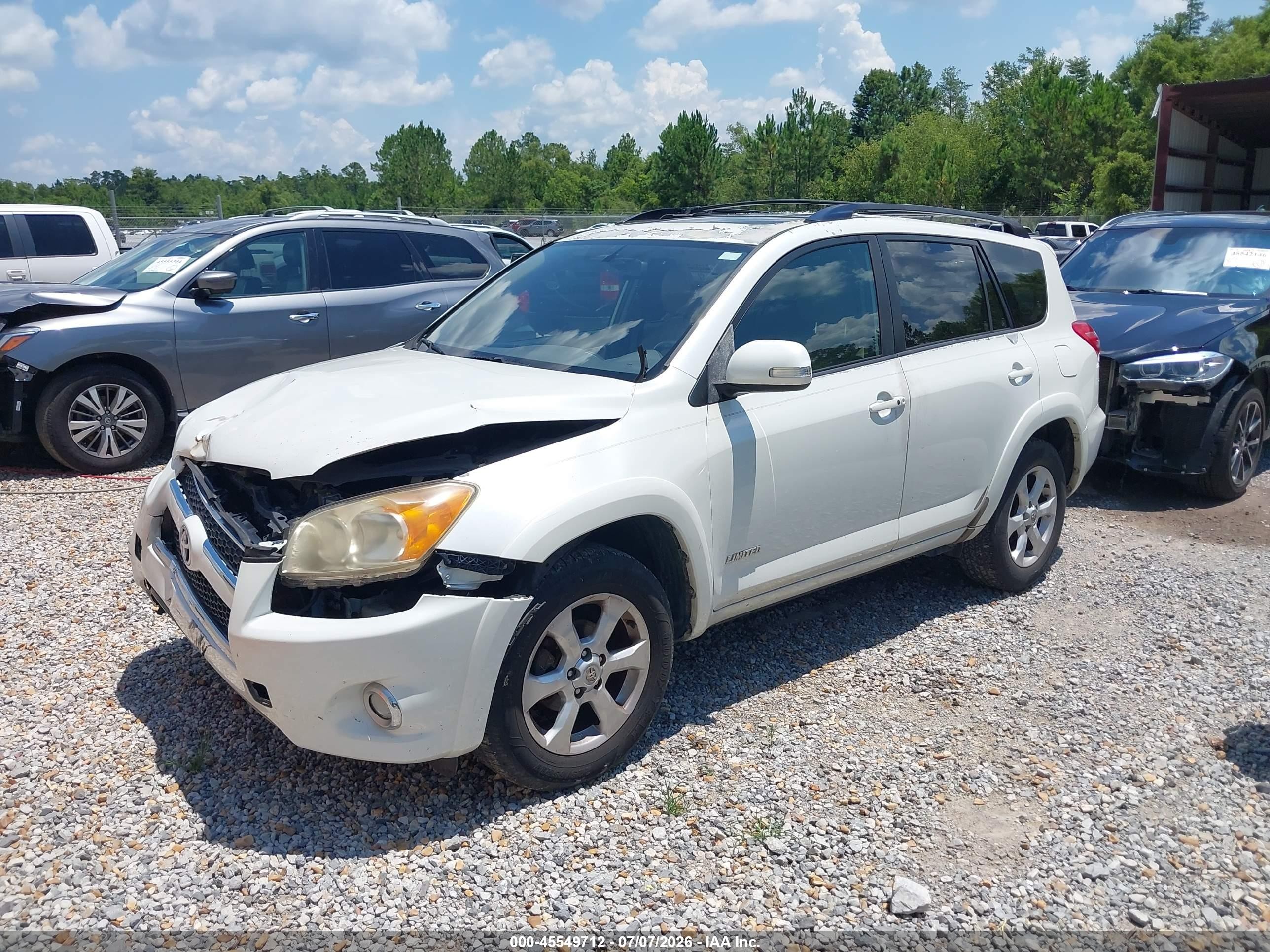 2009 Toyota Rav4 Limited White vin: JTMZF31V995013556