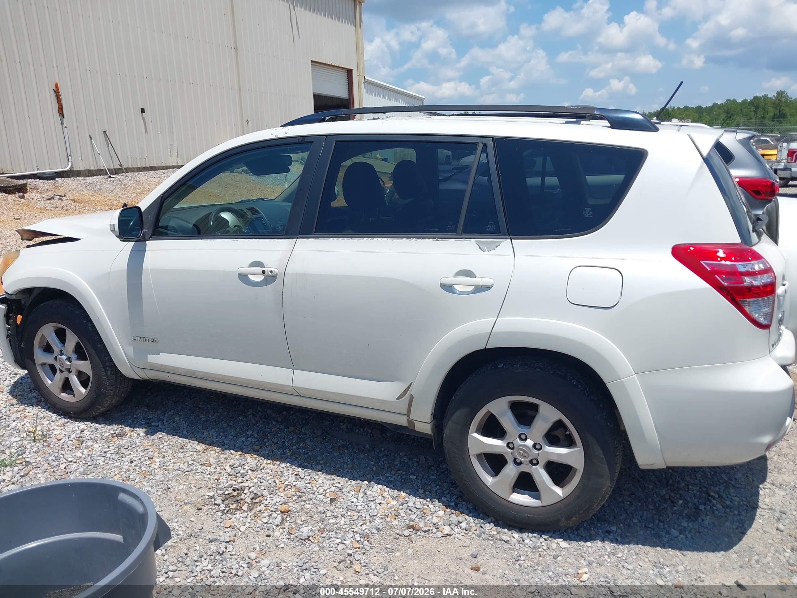 2009 Toyota Rav4 Limited White vin: JTMZF31V995013556